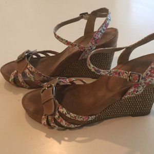 Aerosoles Wedge Sandals Floral 8